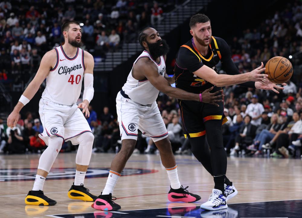 给沙特队提 给沙特队提