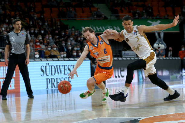 更具深度和 更具深度和